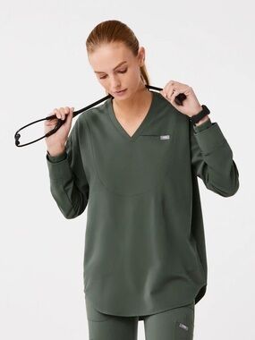 Figs - Long Sleeve V-Neck Halle Tunic Top